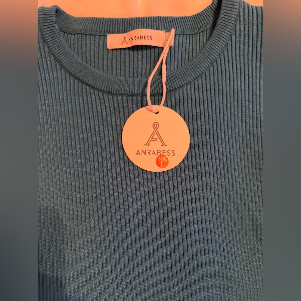 Elegant Blue Knit Dress - Picture 8 of 11